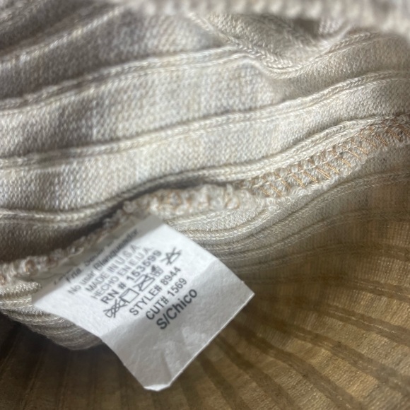 Elegant Cream Knit Off-Shoulder Dress - Picture 3 of 6